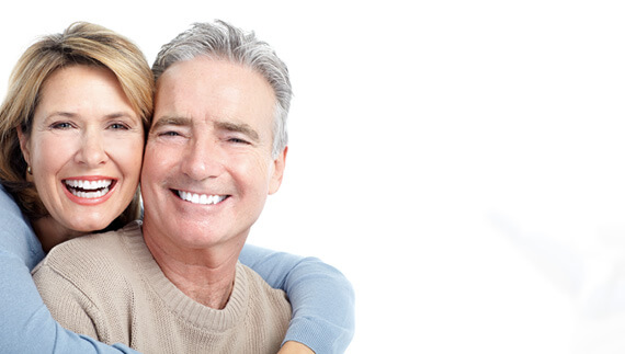 Mann-und-Frau-lächeln